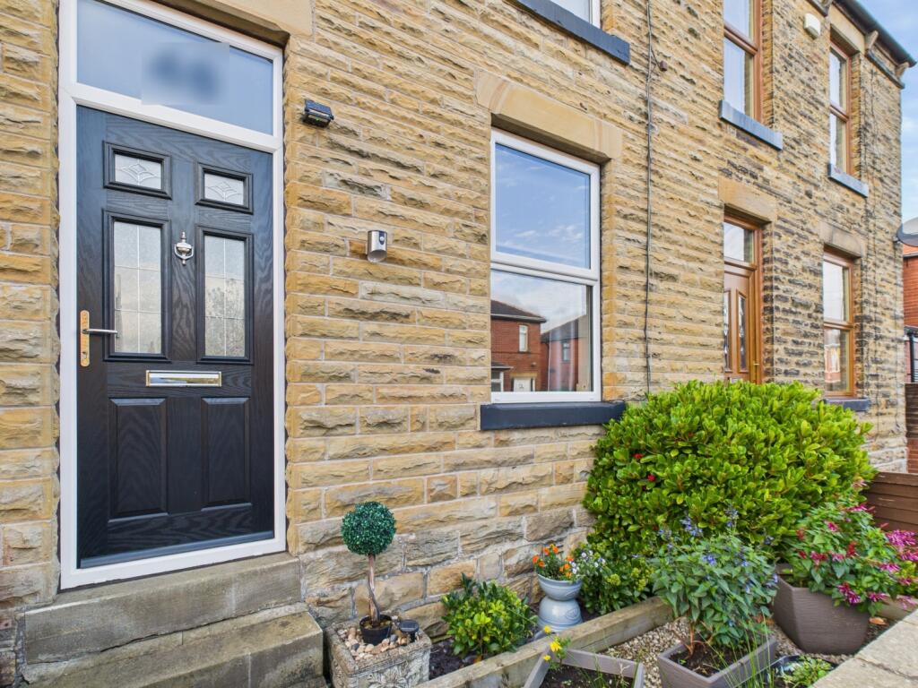 CAM04233G0-PR0038-STILL034