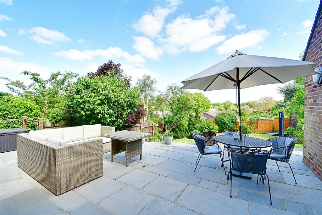 Patio 1.jpg