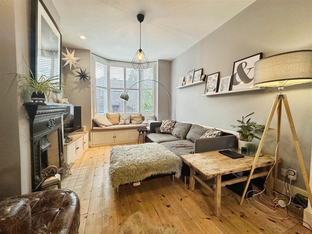 c6aa1de1--40BF-9B17-603CDB6AD258-58366-00001378660