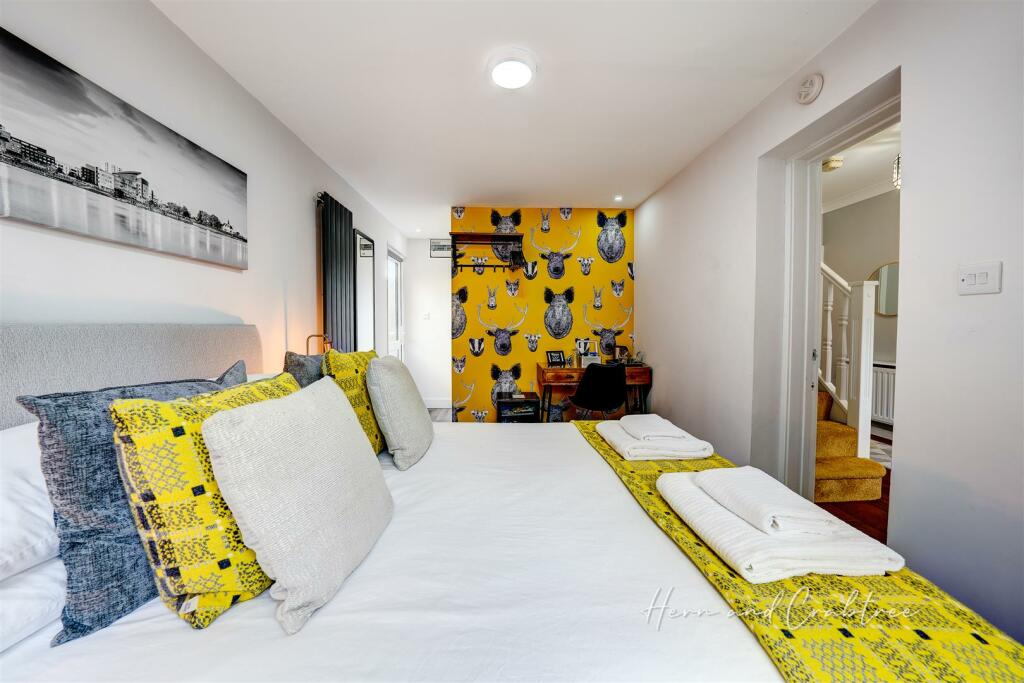 Page Drive, HernCrabtree (24).jpg