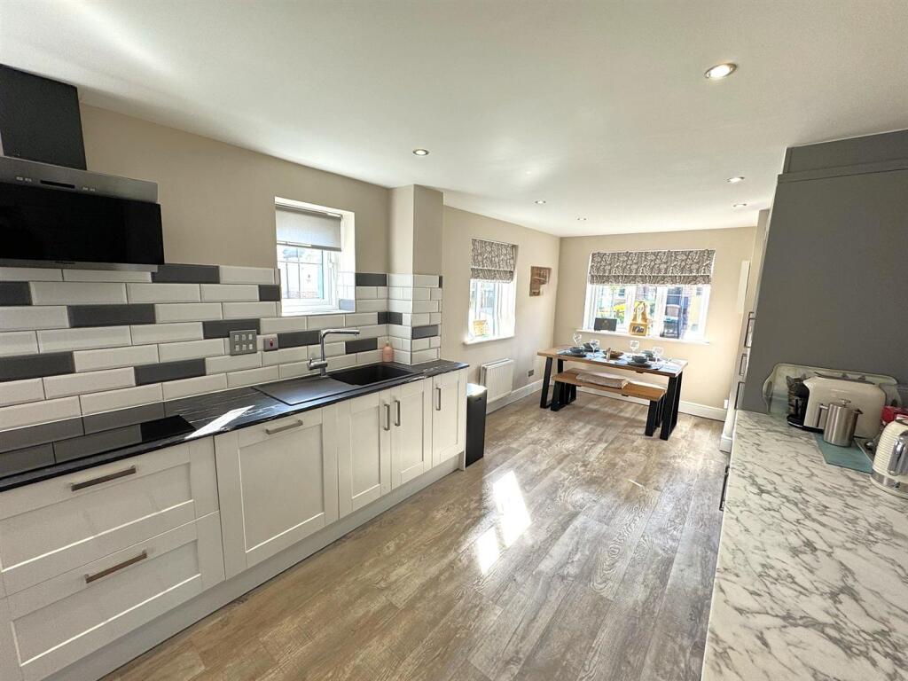 thumbnail_image3 (2).jpg