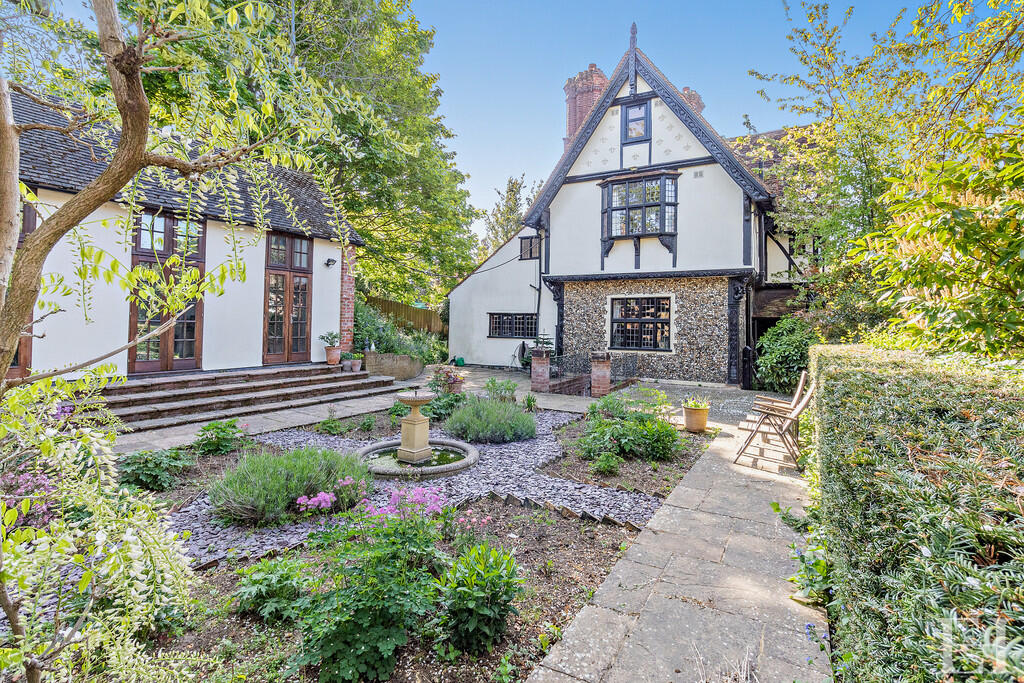 8646346-exteriorW...