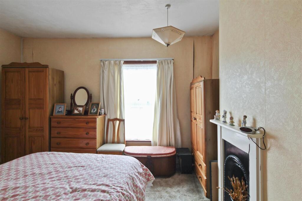 Finedon Road  (10).jpg