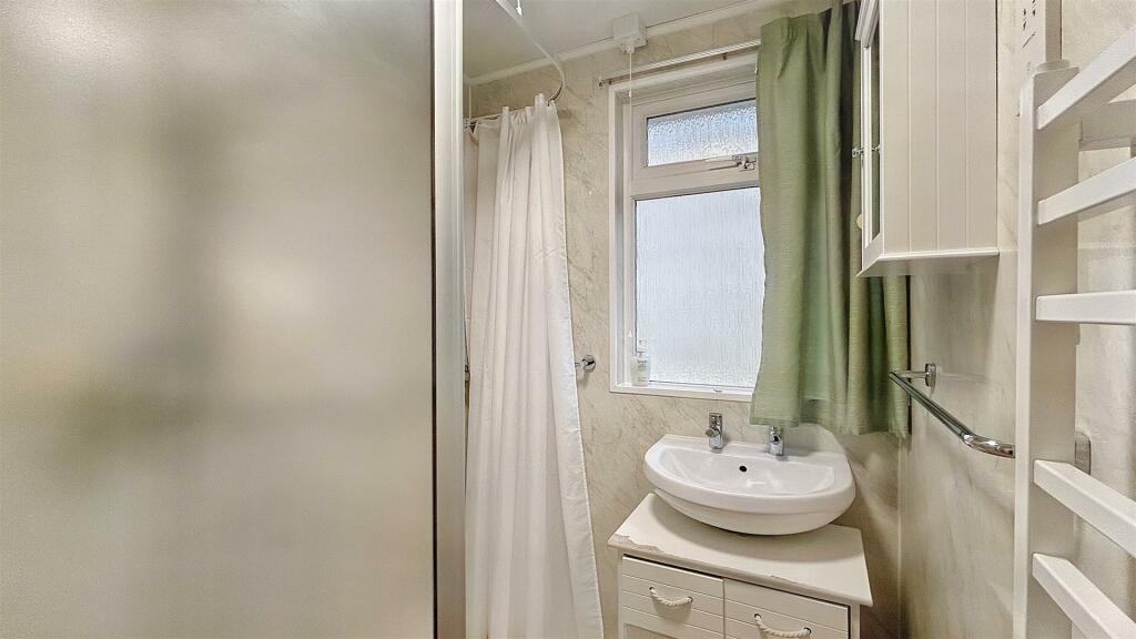 Shower room.jpg