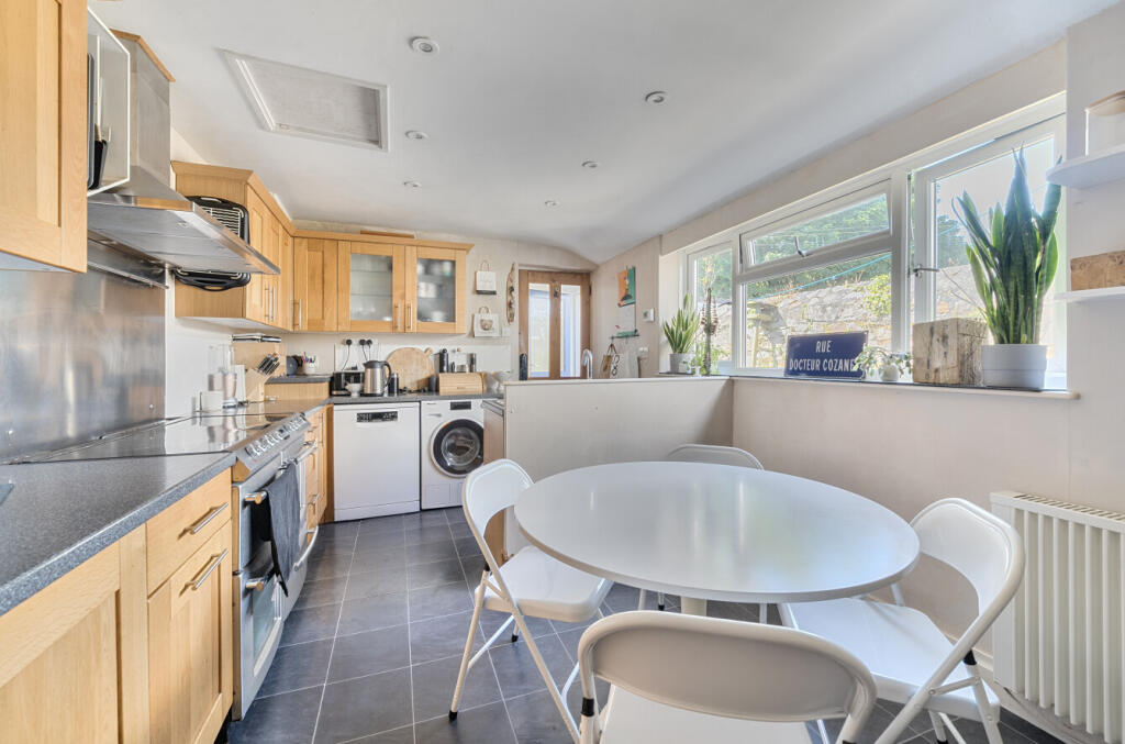 1303500-7-685535e...