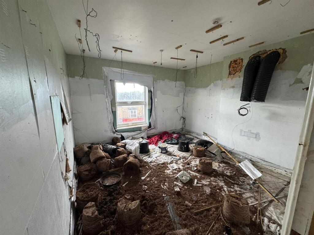 WhatsApp Image 2025-09-15 at 11.23.02 (12).jpeg