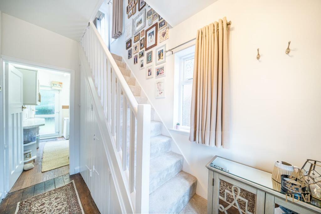 33 Sidney Road Beeston Nottingham NG9 1AN
