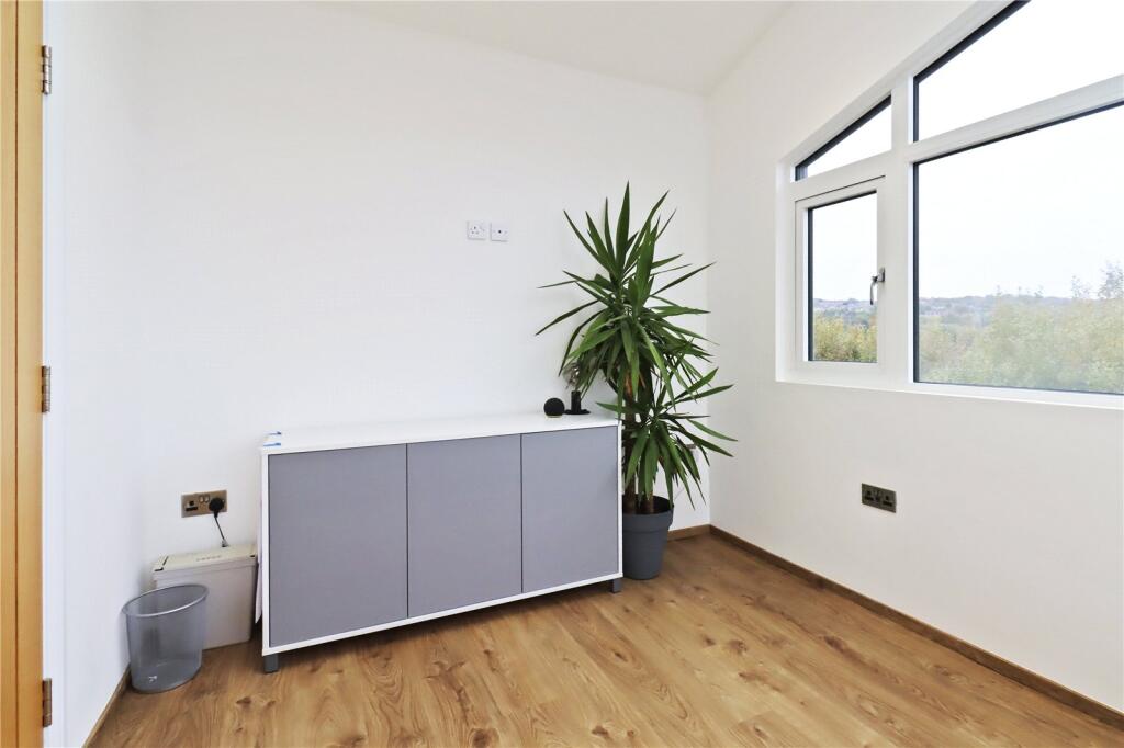 Bedroom 3/Office