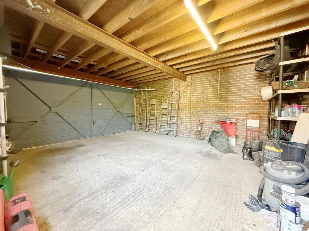 Garage.jpg
