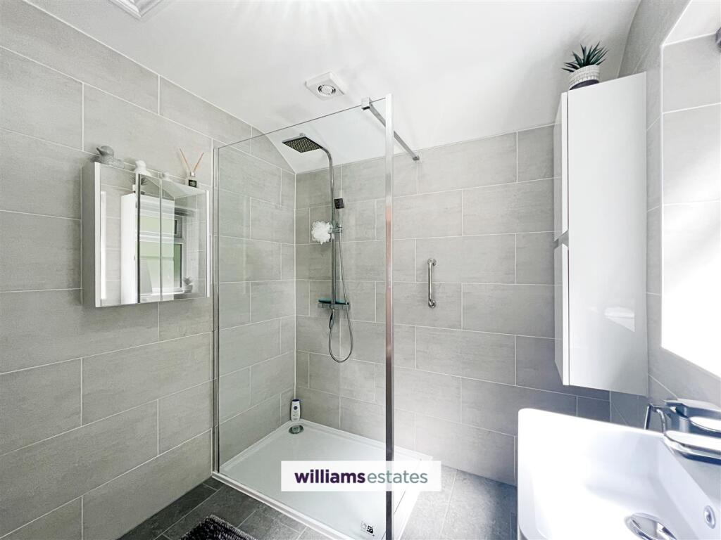 Annexe Shower Room
