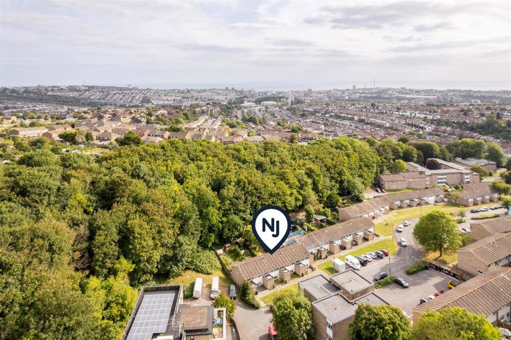 63 Burstead Close-2.jpg