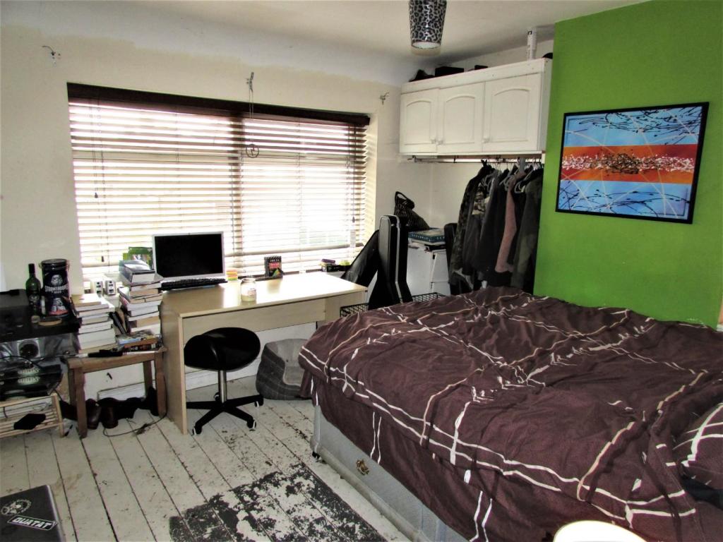 ShelleyRd14bed1.JPG
