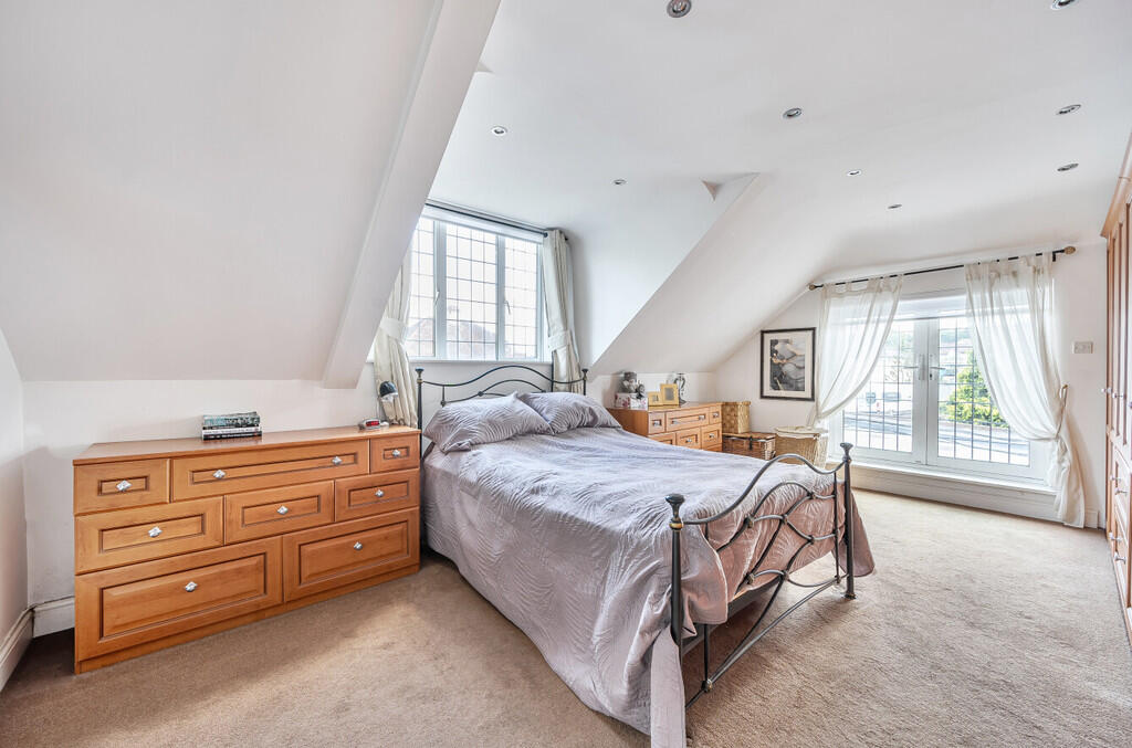 -6880b6a7eefa9-l-...