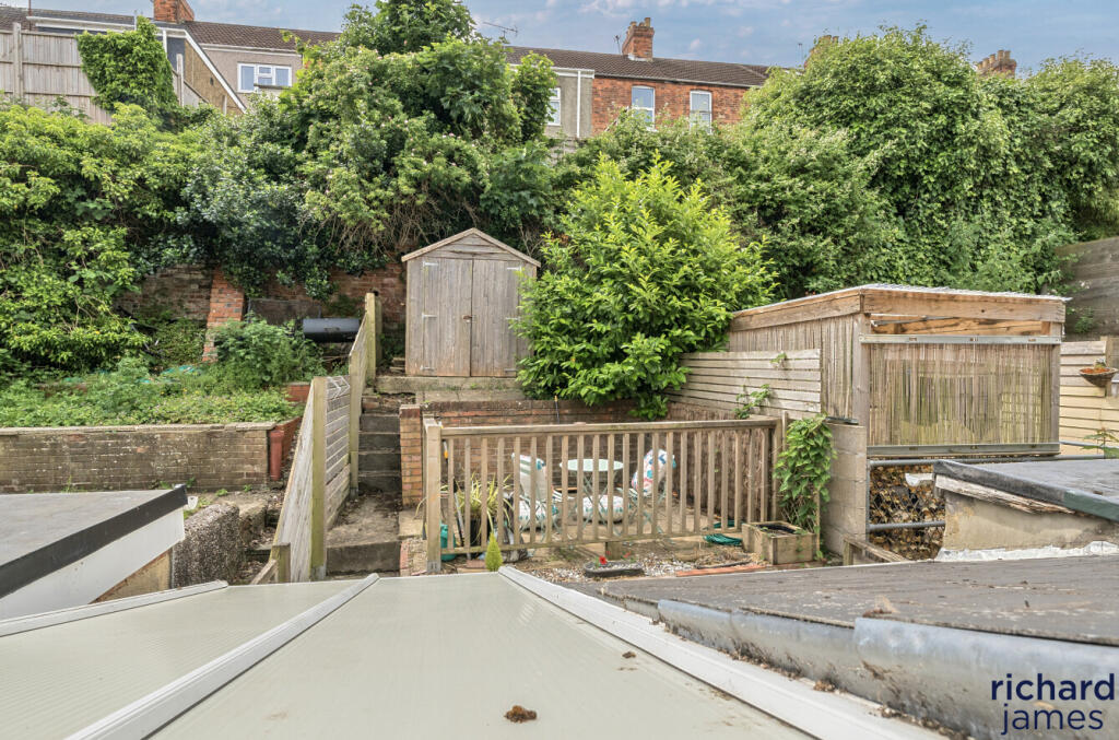 b9de314cecb54da08bd27c76293054ee