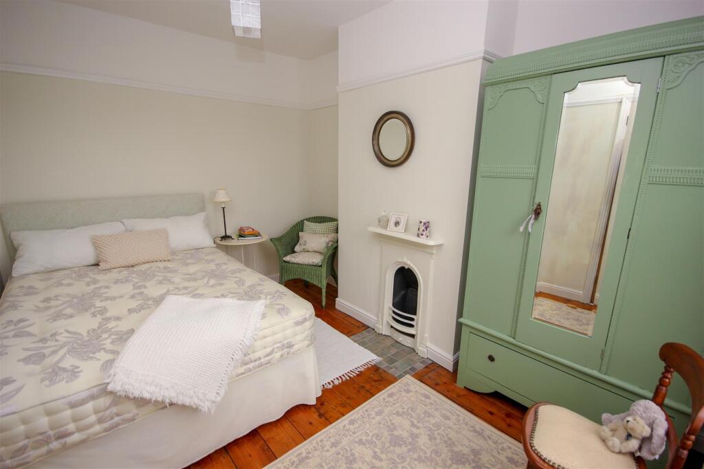 Bedroom 2.jpg