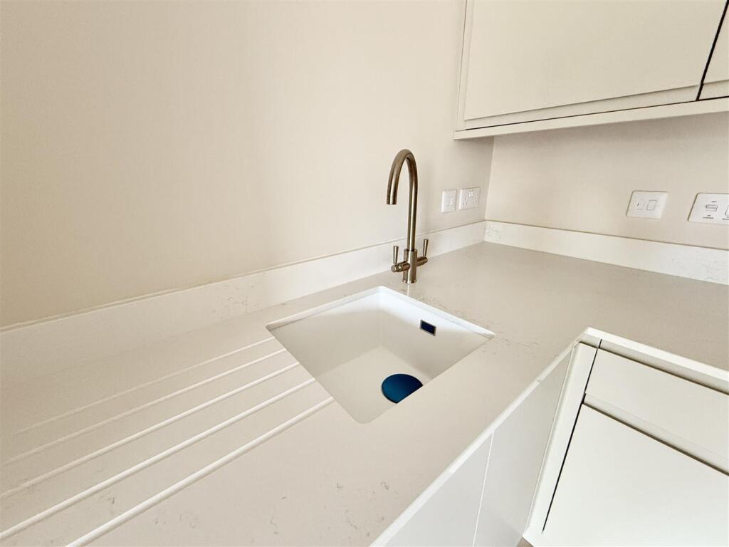 Quartz worktops and inset sink