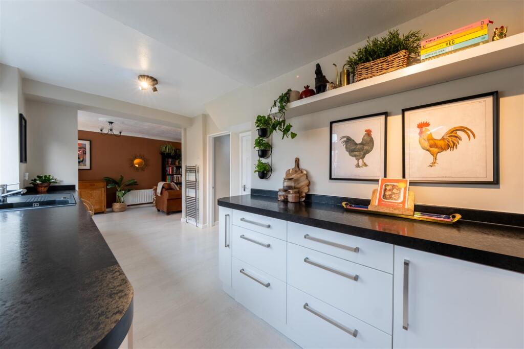 24 Limewood Crescent-005.jpg