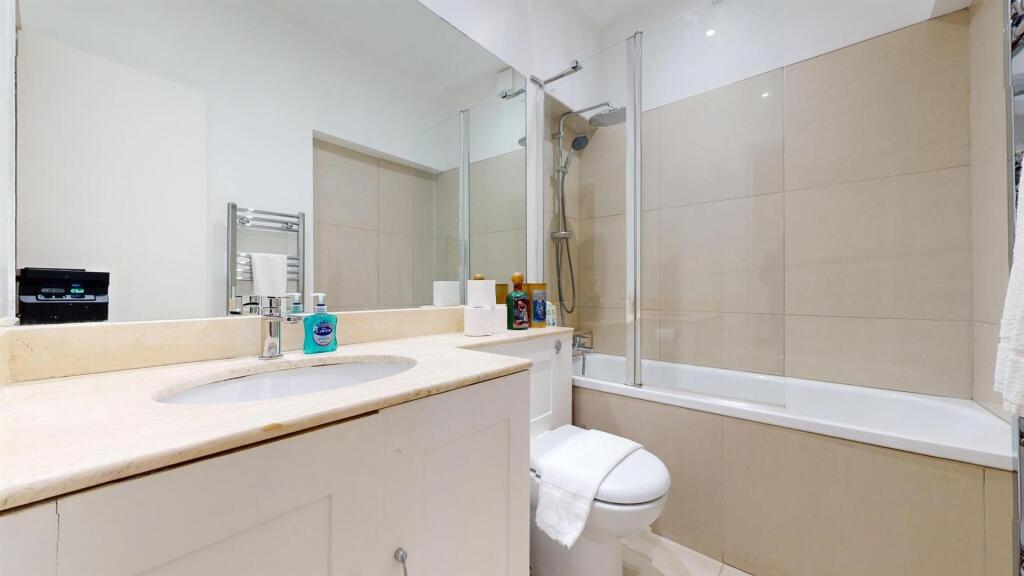 Flat 1 167 CRbathroom1.1.jpg