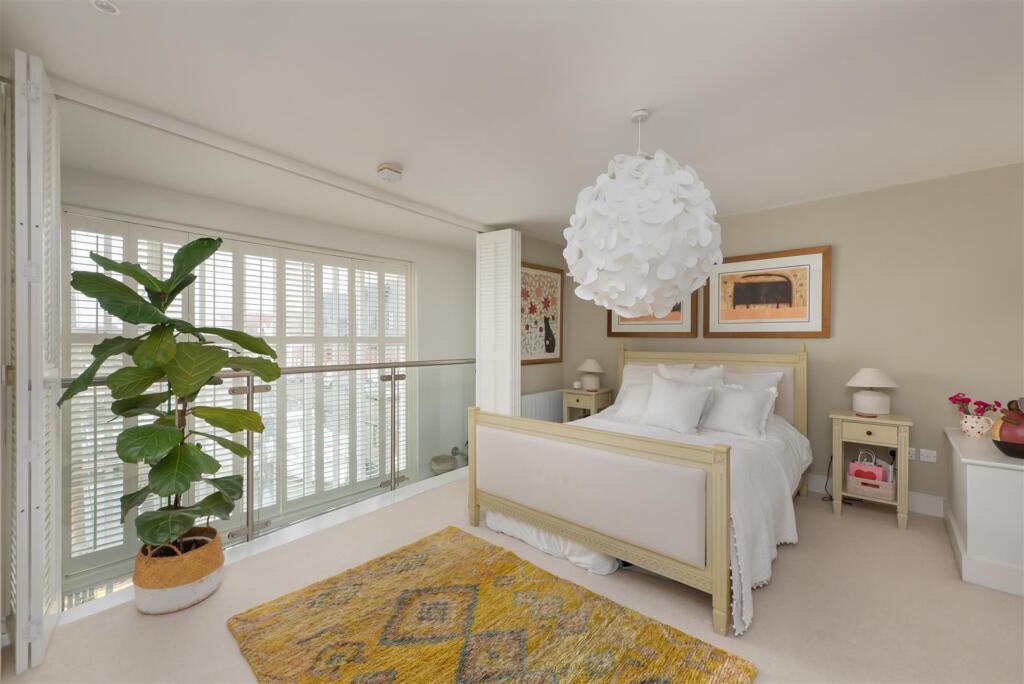 North Quay, Conyer, Sittingbourne