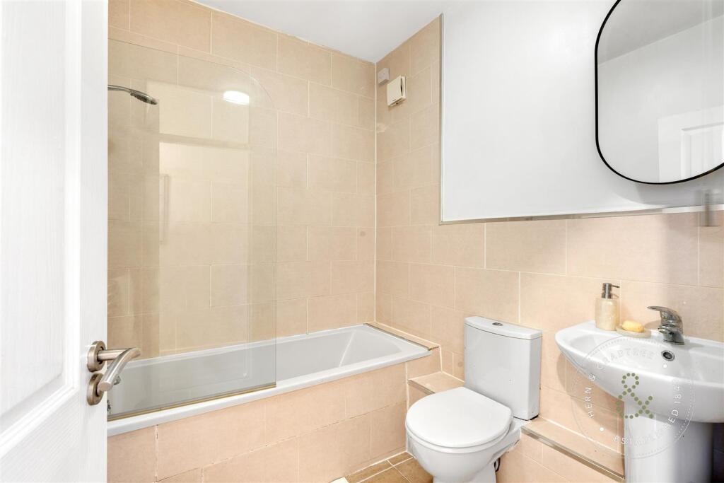 Linnet Close, Hern Crabtree (11).jpg