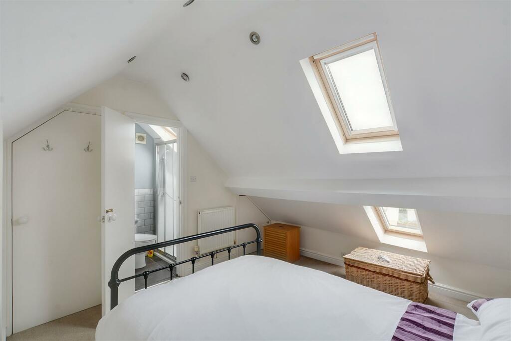bed 12Bedroom 1.jpeg