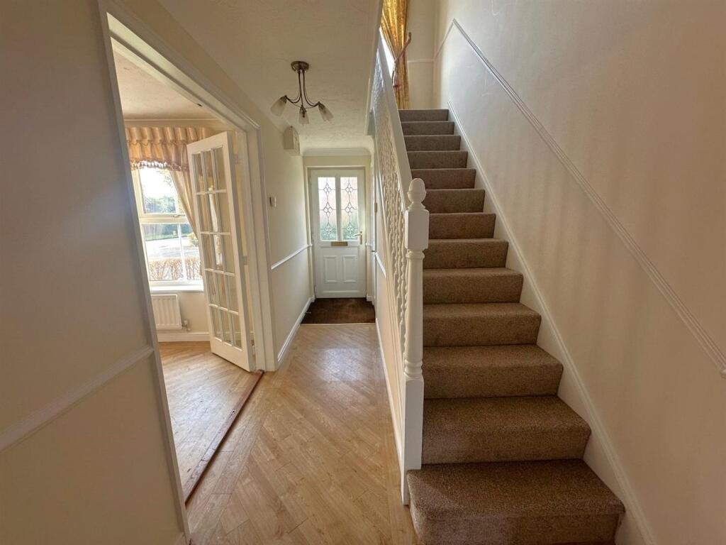 Hallway 1.jpeg