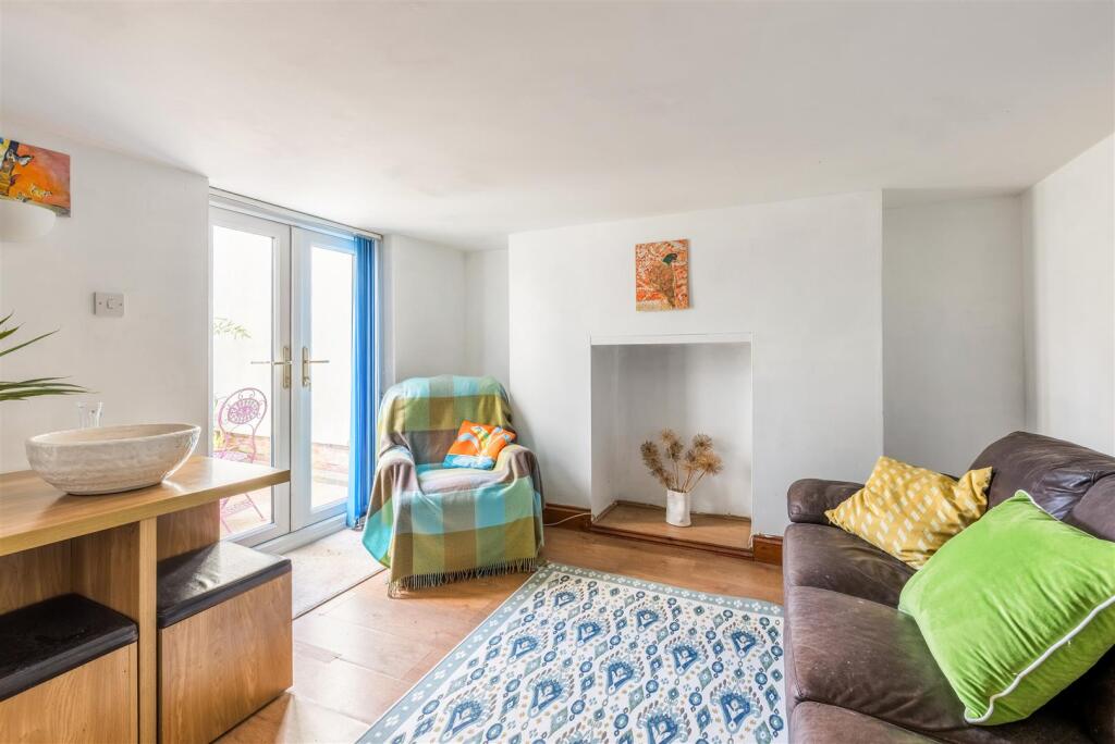 10 Warwick Road-23.jpg