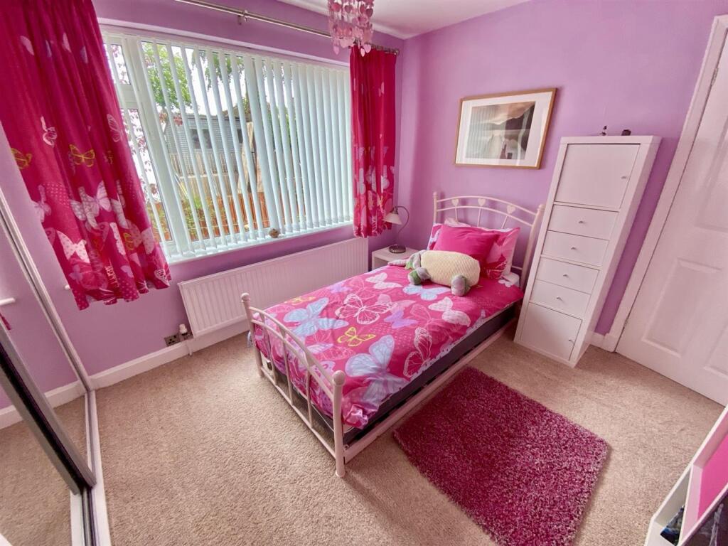 Bramleys Estate Agents - Overhall Park - Mirfield 