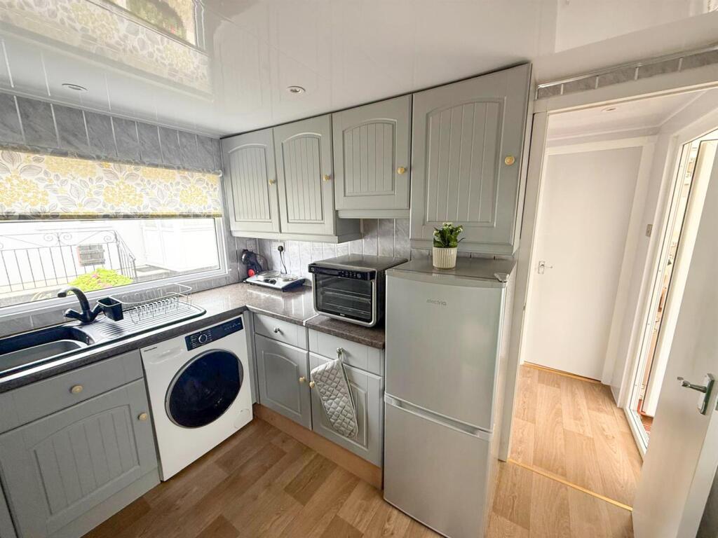 1 bed park home, Silsden 8
