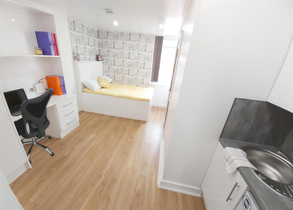 Living Area 2