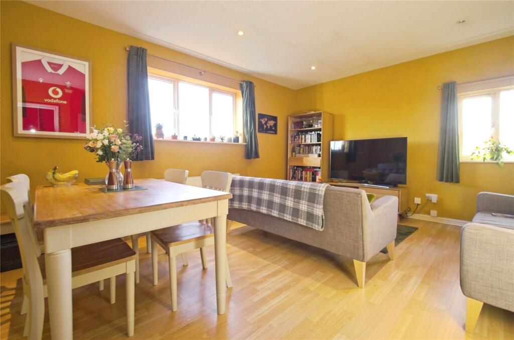 Living/Dining Area