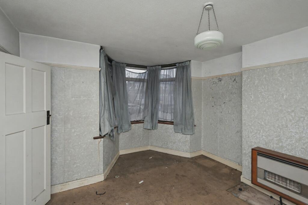 11 Meadway, Enfield, EN3 6NT