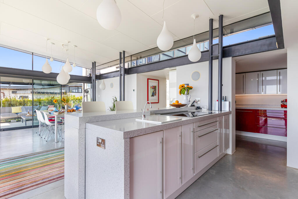 A26 - Telhaven Spring Road Wembury Point - 250708