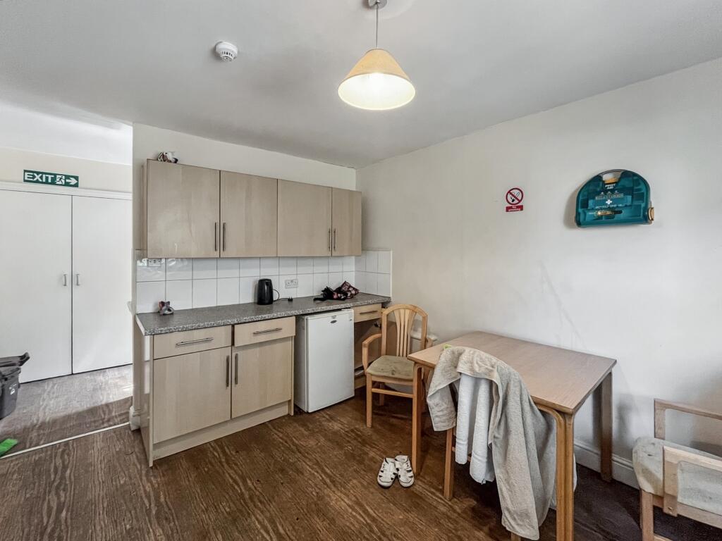 98 Ritherdon Road, Tooting, London SW17 8QQ