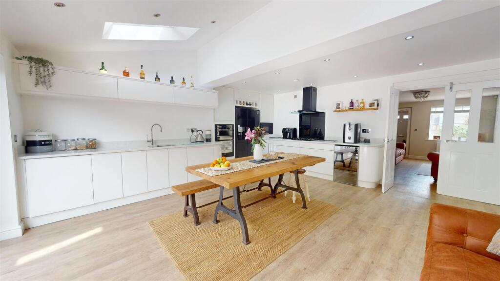 6-Asquith-Mews-04292025_134650.jpg