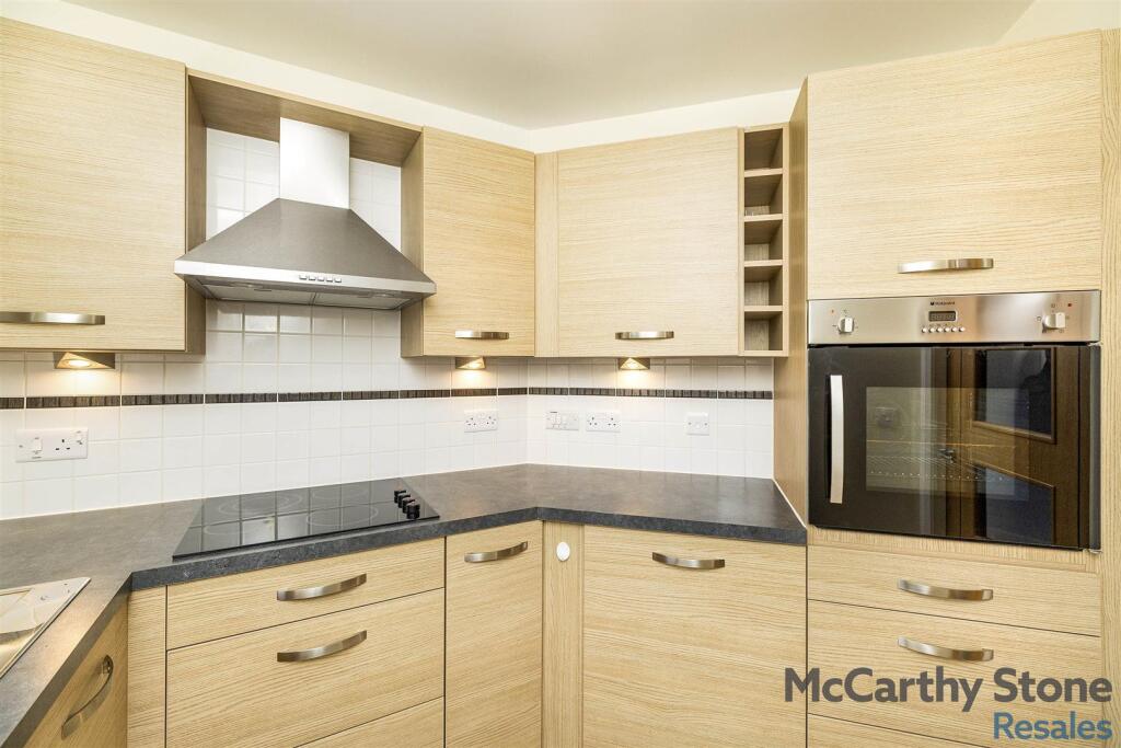 Kitchen(b).jpg