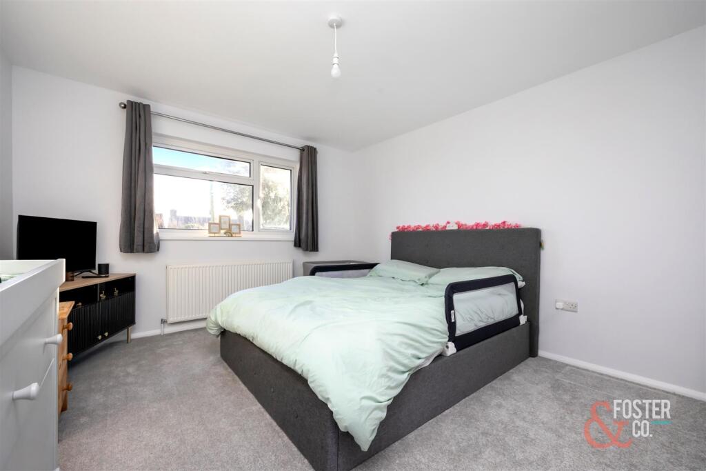 Mill Hill Close, 13-004.JPG