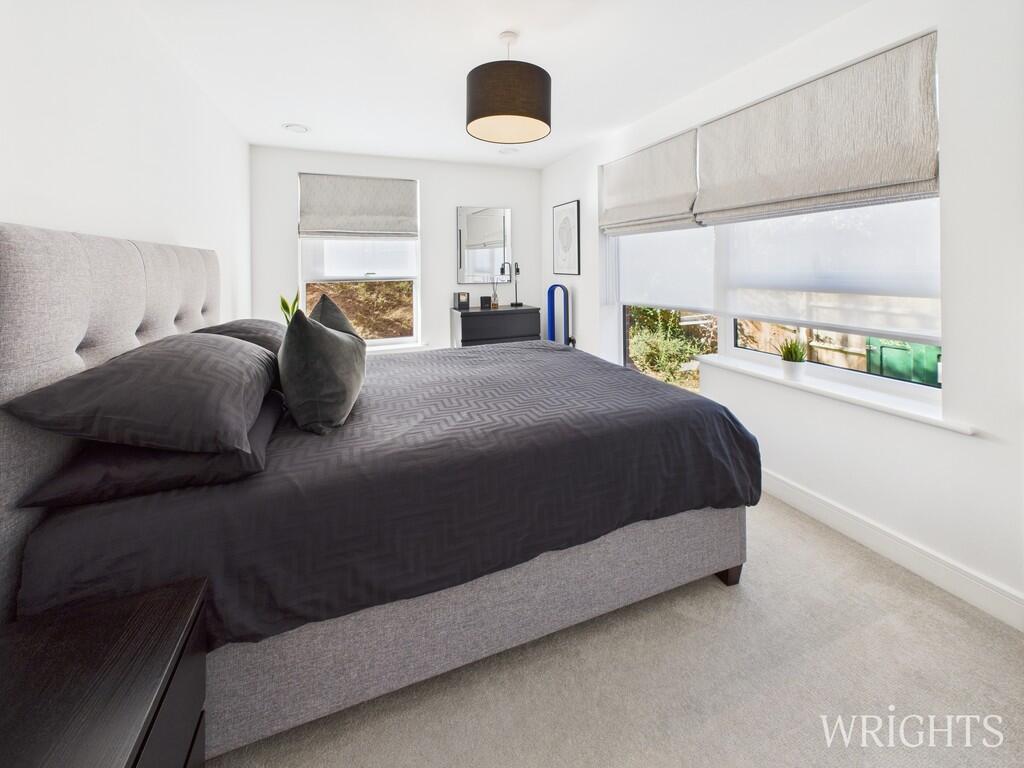 CAM02796G0-PR0446...