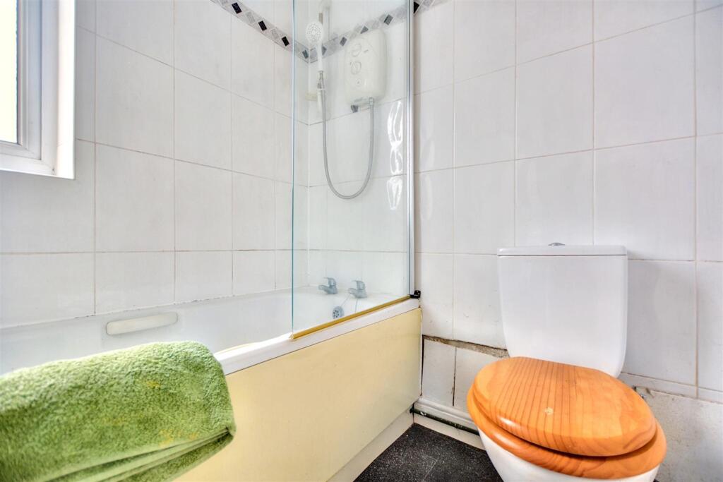 Bathroom_1.jpeg