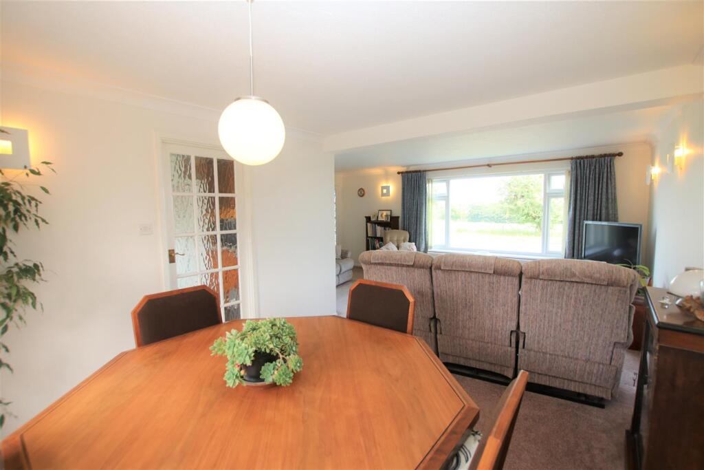Sitting/Dining Room