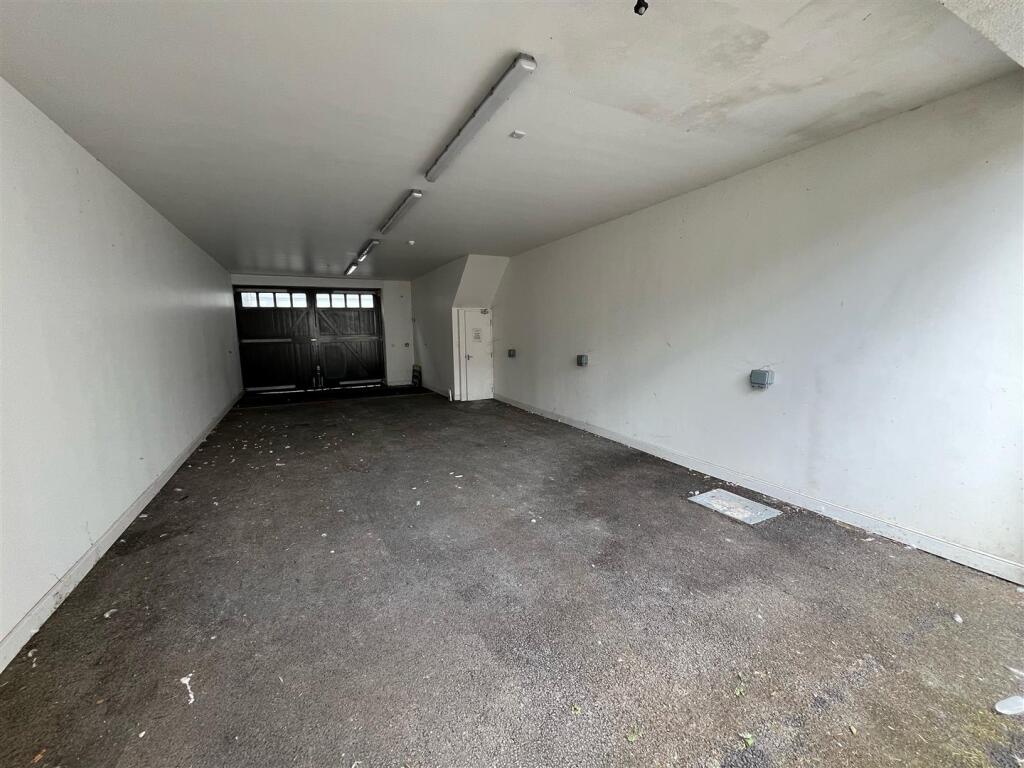 Garage 3.jpg