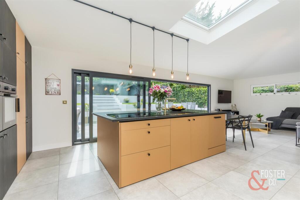 Woodland Drive 21-17.jpg