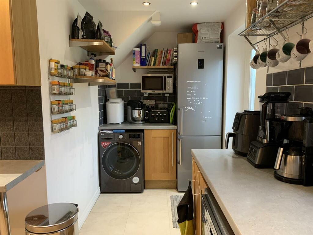 Kitchen..jpg