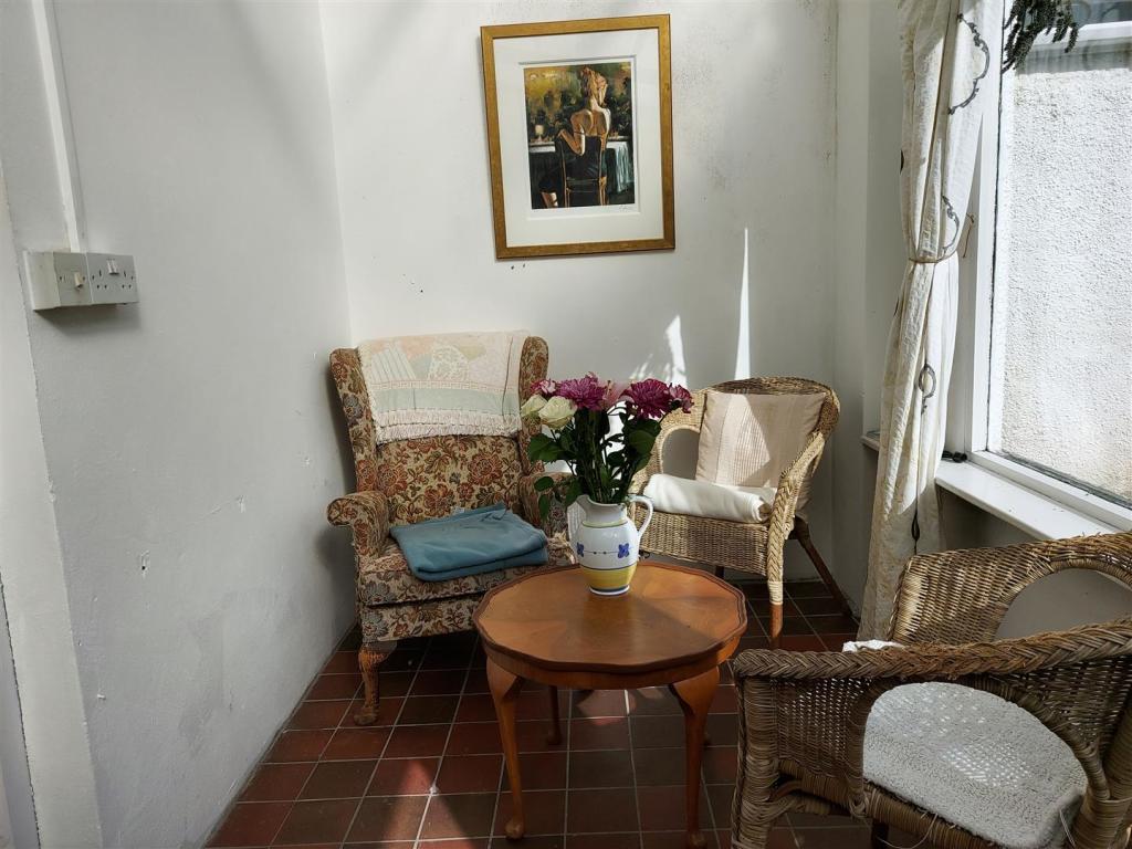 GARDEN ROOM