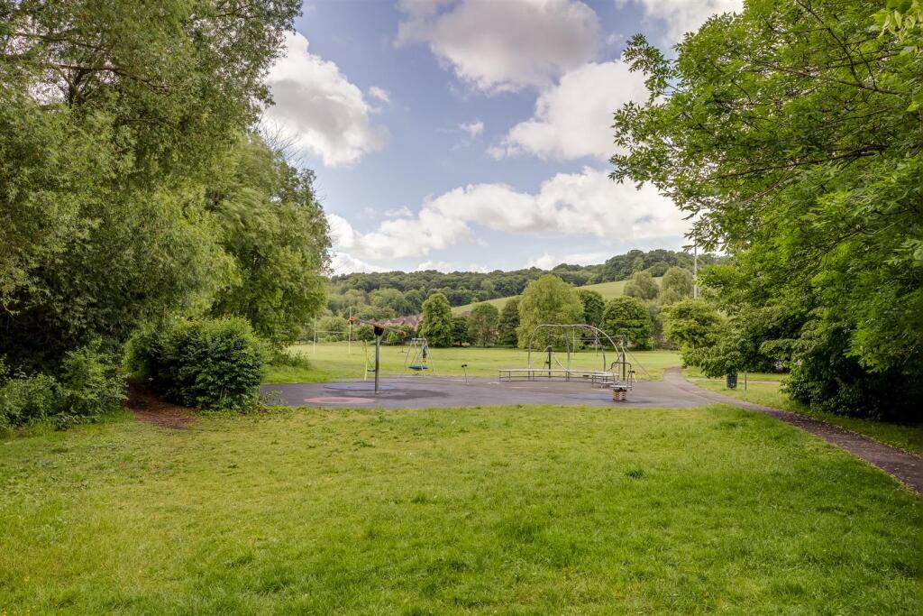 12 Old Coach Drive, HP11 1AS-13.jpg