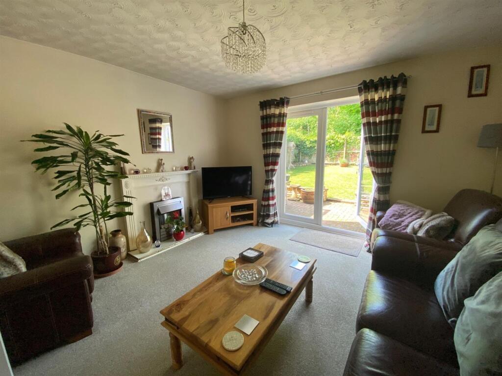 Living Room.jpg