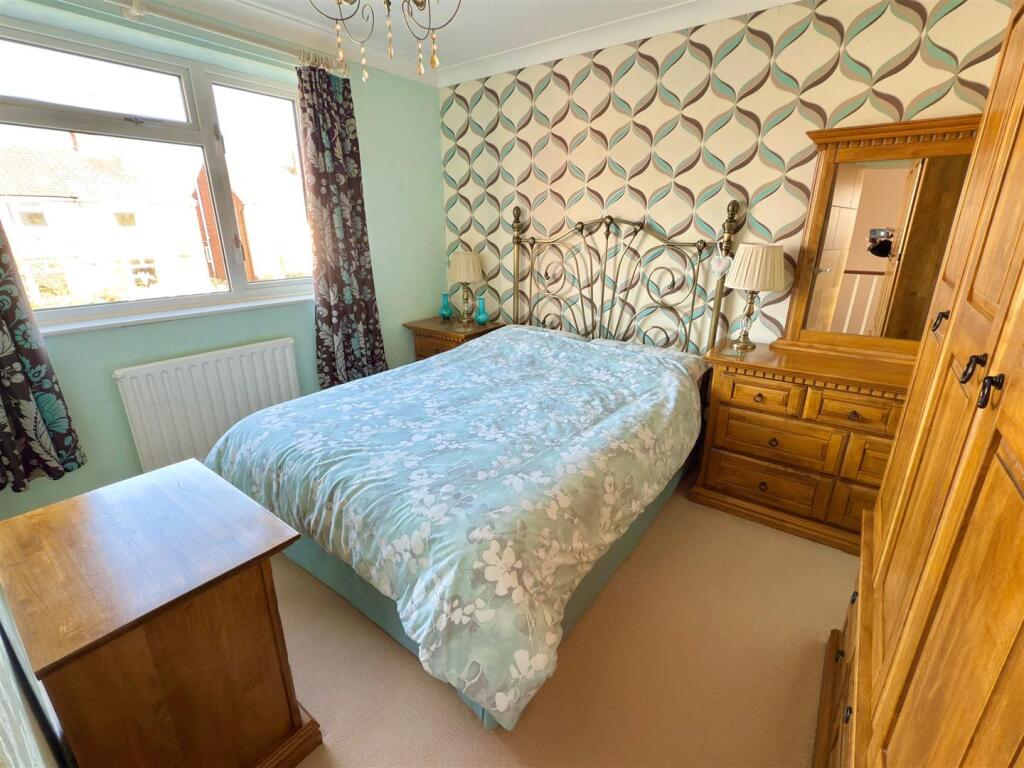 BED 1.jpg