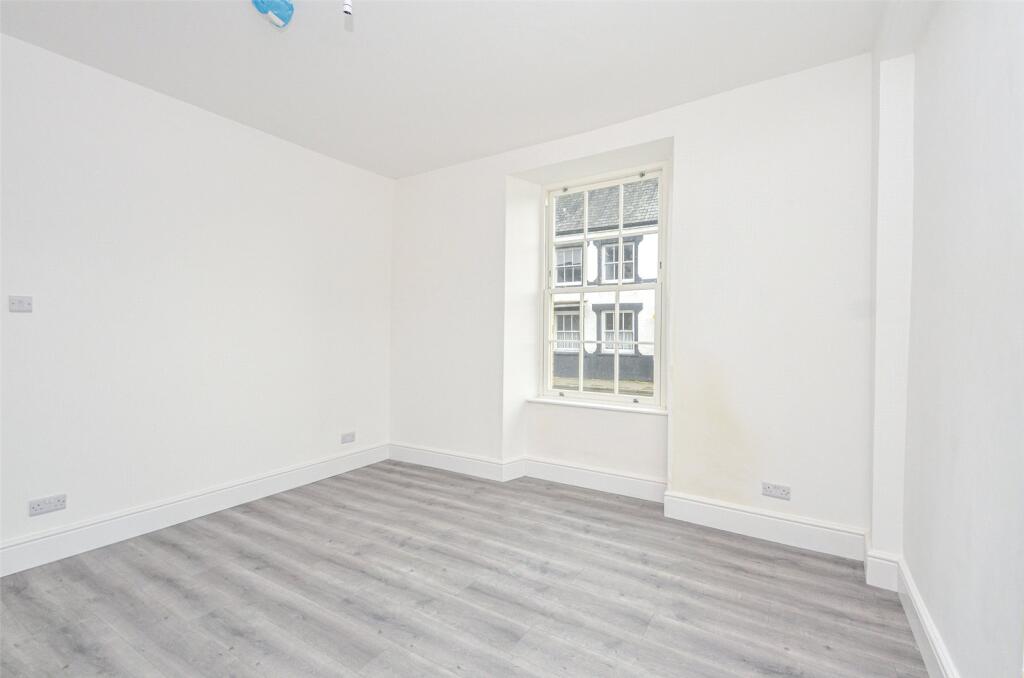 Flat 2 Pic 5 T202511101111.jpg