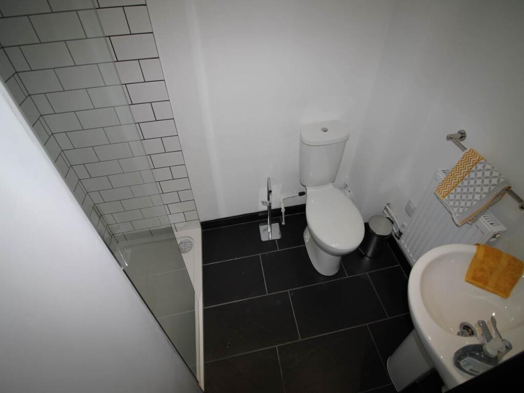 Bed 4 - en-suite