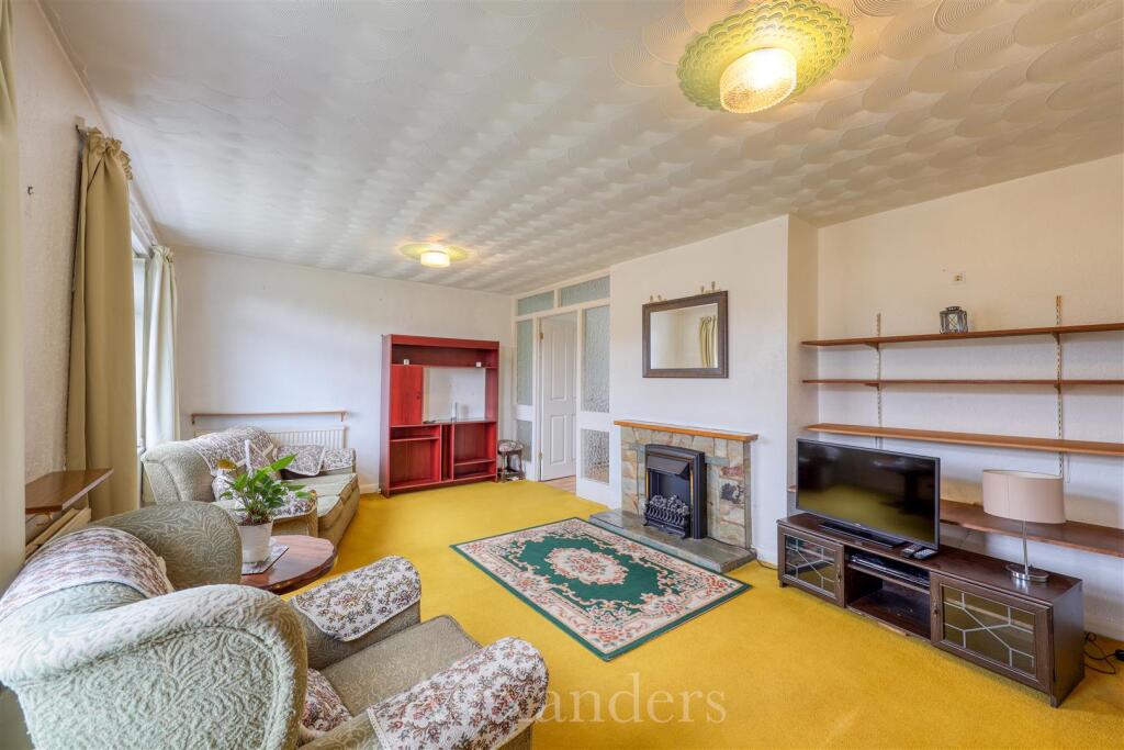 16 Spinney Hill-18.jpg